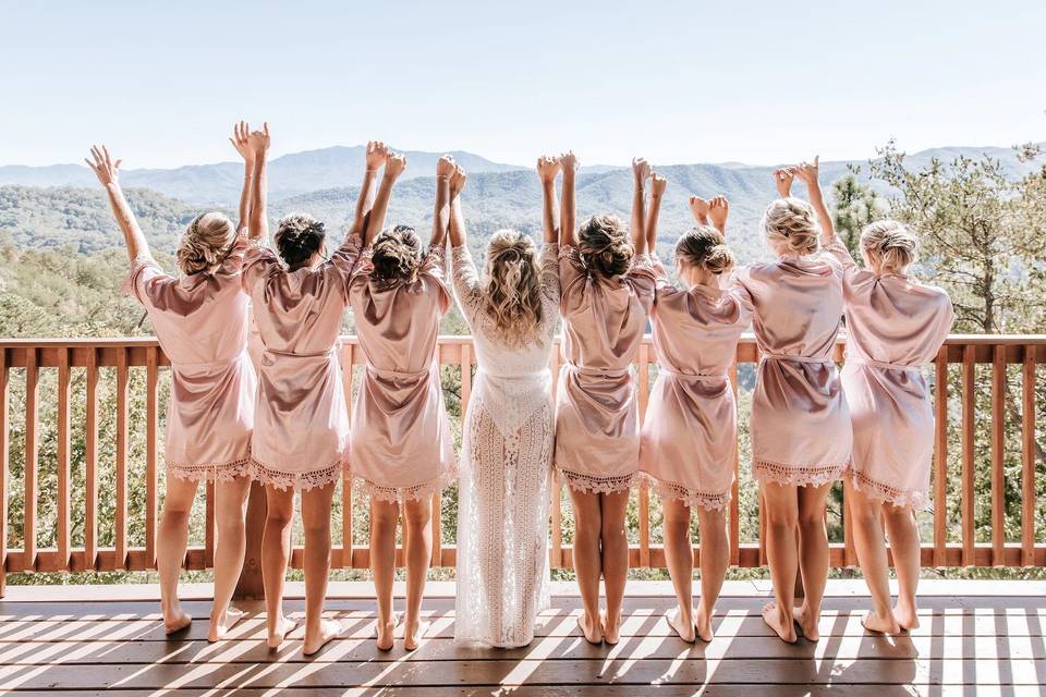 30 Great Bridesmaids Gifts Under €30 to Show Love to Your Wedding Besties