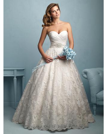 Stunning Sweetheart Necklines | hitched.ie - hitched.ie