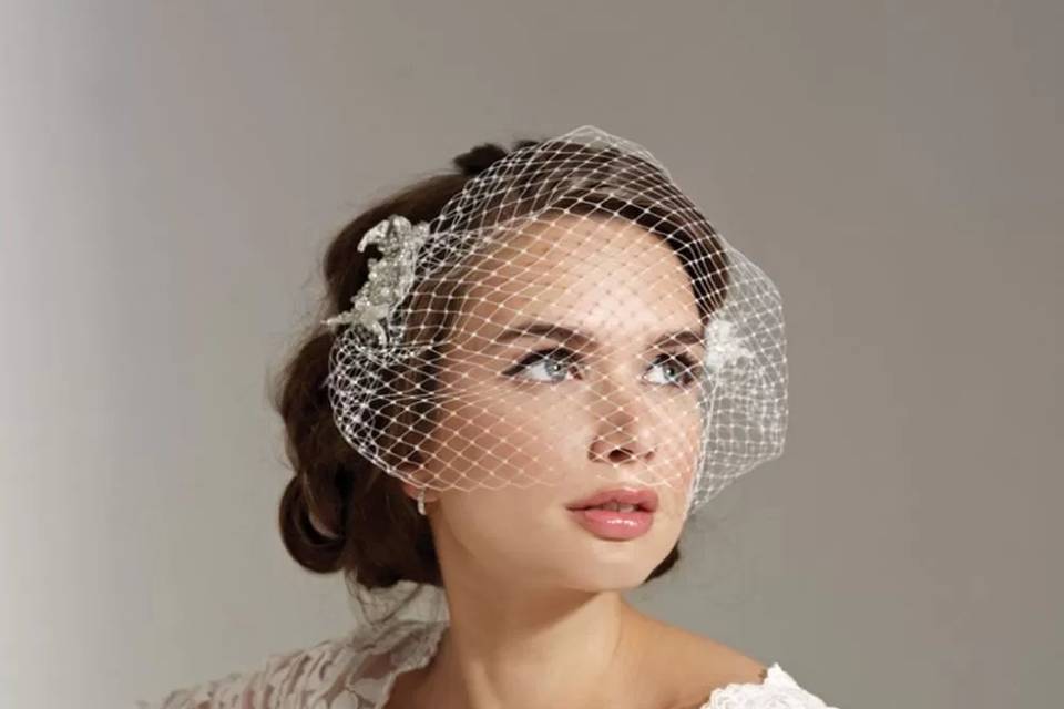 Wedding Hair Accessories for Retro and Vintage Weddings 