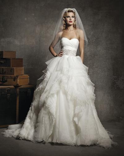 10 Enchanted Wedding Gowns 