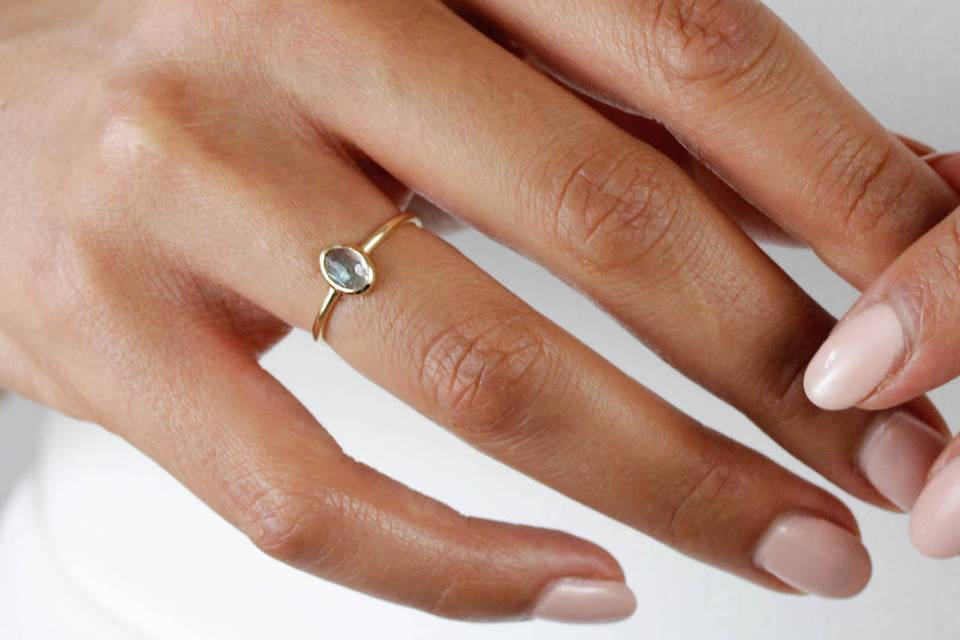 A beautiful rose-cut ring with an oval gemstone 