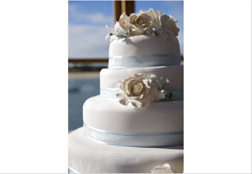 Choosing A Filling That Compliments Your Wedding Cake Hitched Ie