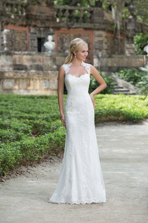 3885, Sincerity Bridal