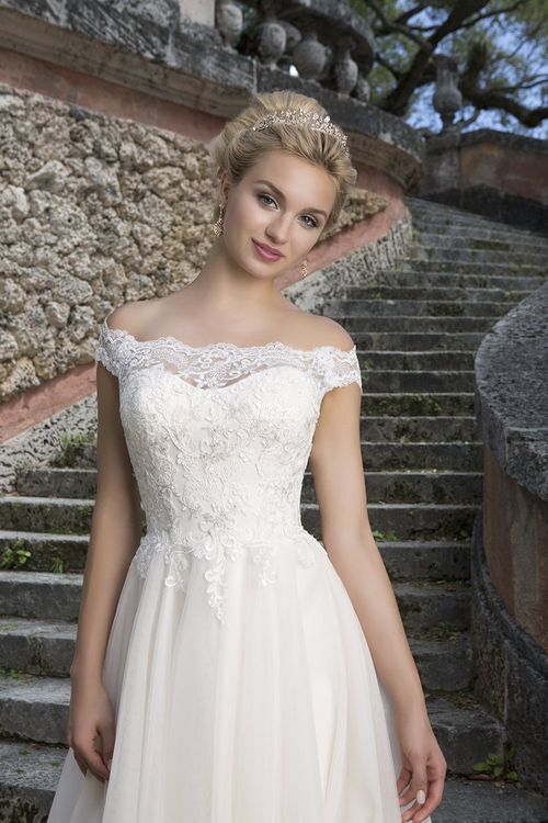 3889, Sincerity Bridal