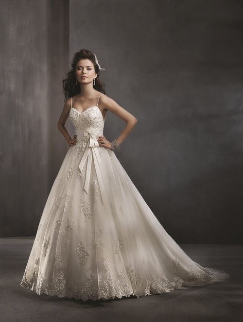 2300, Alfred Angelo