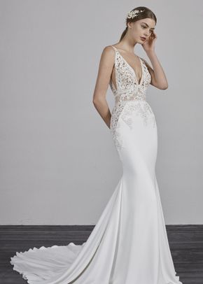 Emily, Pronovias