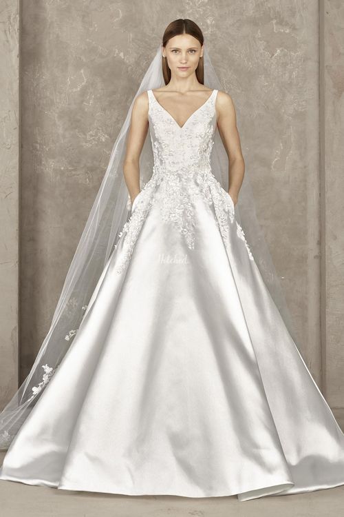 Yoster, Pronovias