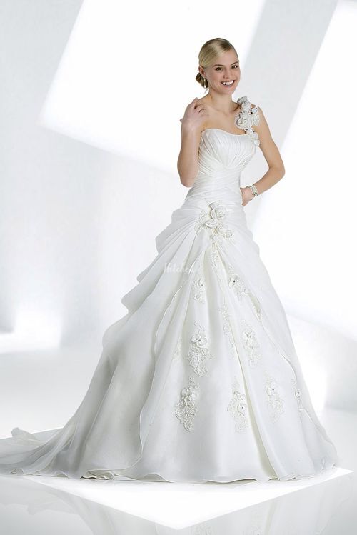 10068, IMPRESSION Bridal