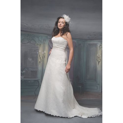 R516, White Rose Bridal