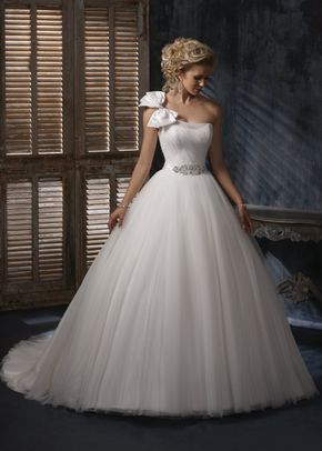 Annika, Maggie Sottero