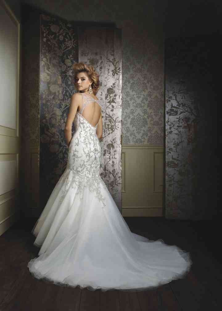 883 Wedding Dress from Alfred Angelo hitched.ie