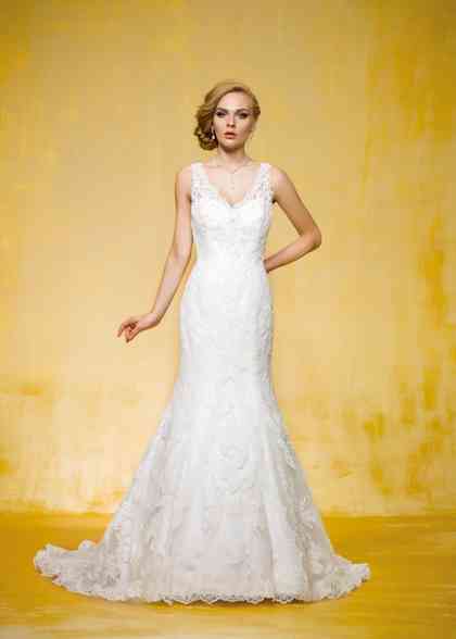 D1686 Wedding Dress from Essense of Australia hitched.ie