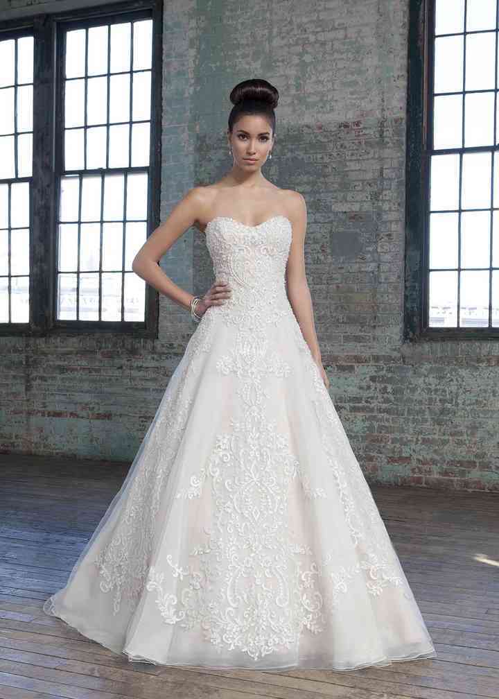 9805 Wedding Dress from Justin Alexander Signature 
