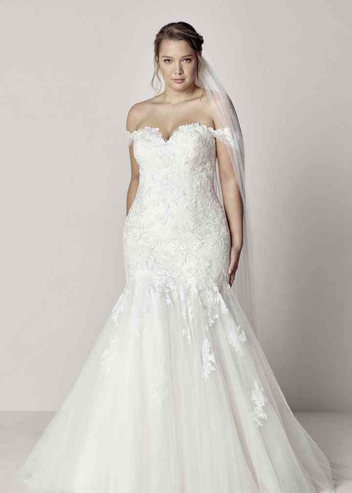 Pronovias plus best sale