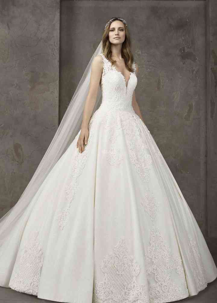 Pronovias on sale edet dress