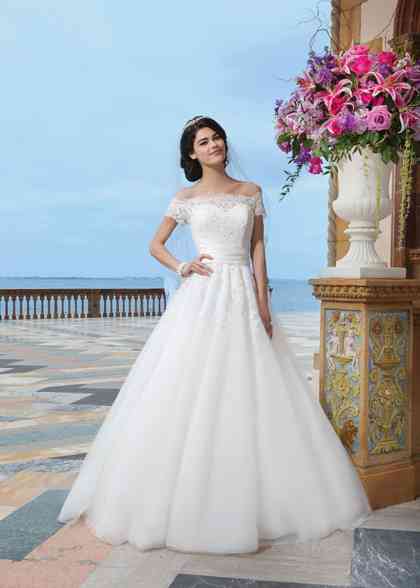 Allure bridal outlet 9155