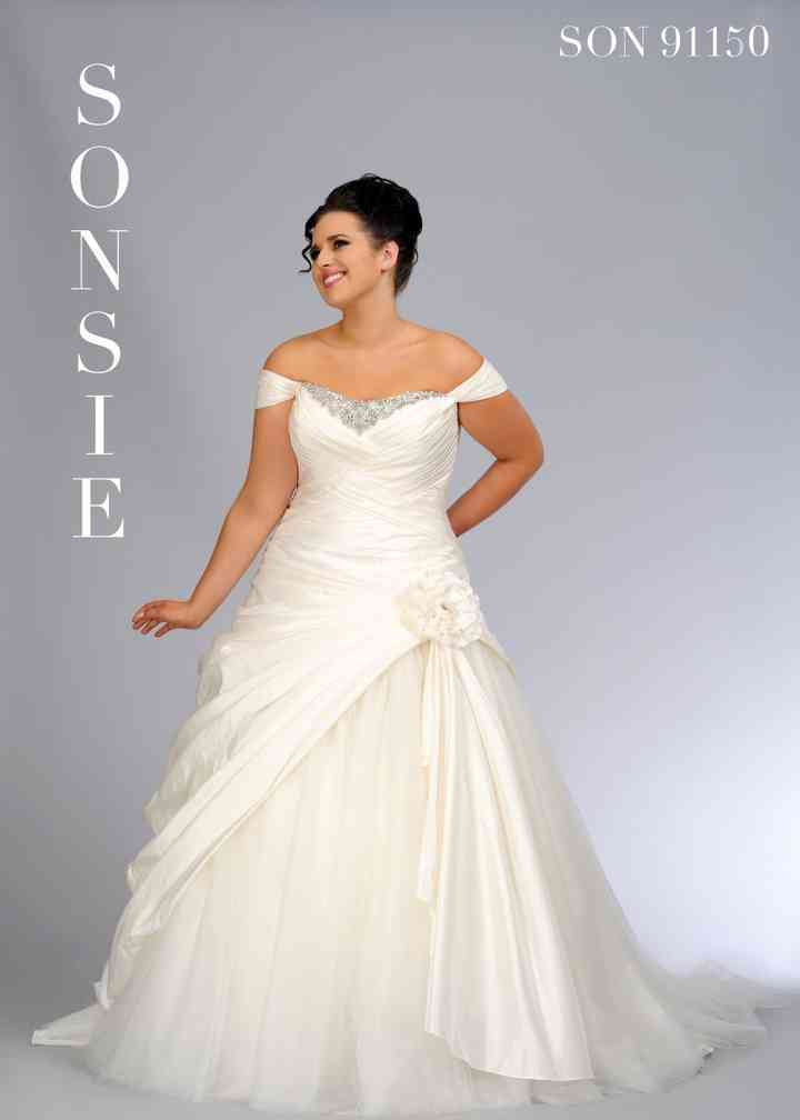 Sonsie deals wedding dress