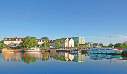 Hodson Bay Hotel