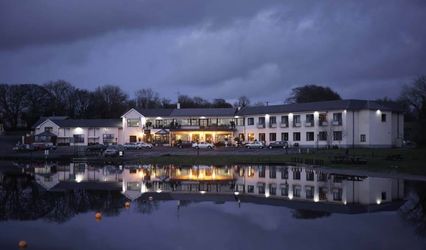 Lakeside Manor Hotel