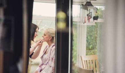 Signature Make-Up Artistry