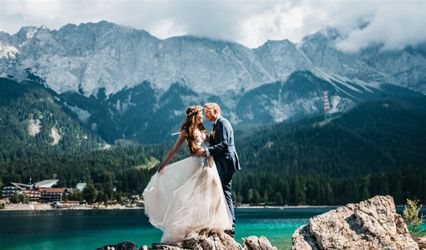 Peach Perfect Weddings