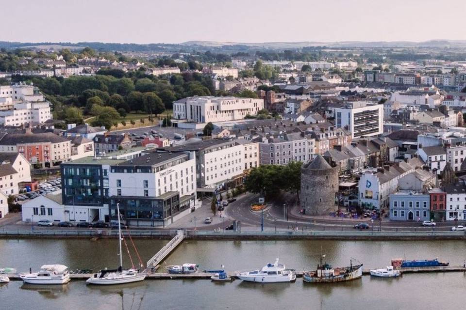 4 Star Tower Hotel on the quay