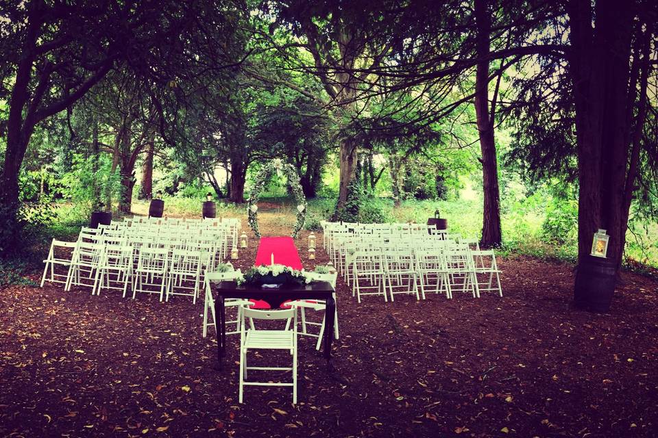Outdoor Woodland Weddings