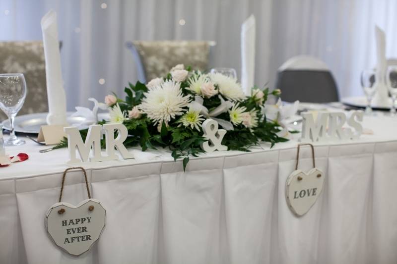 Kings Ballroom (Black Sashes)