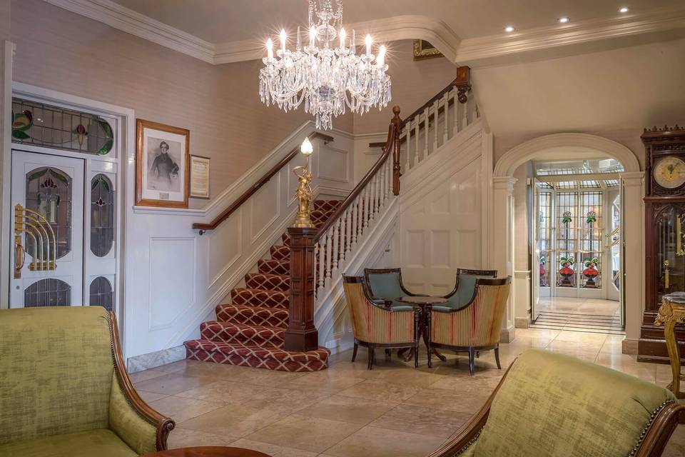 Gorgeous foyer