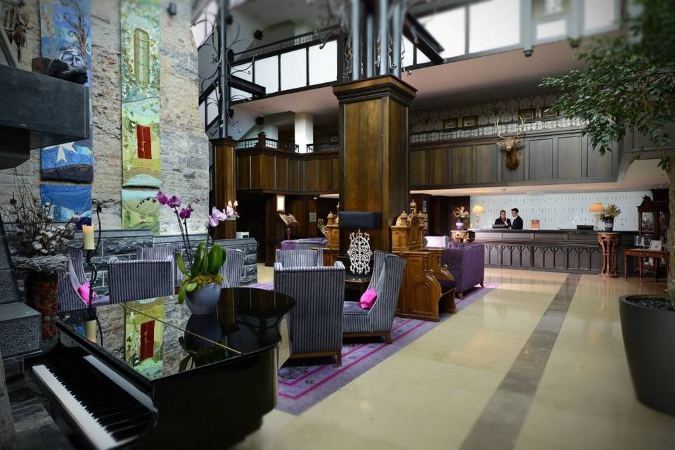 Clontarf Castle Hotel Lobby