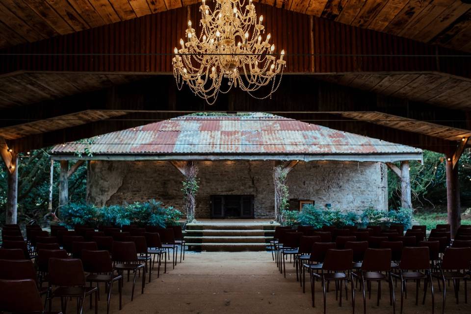 Semi-covered ceremony space