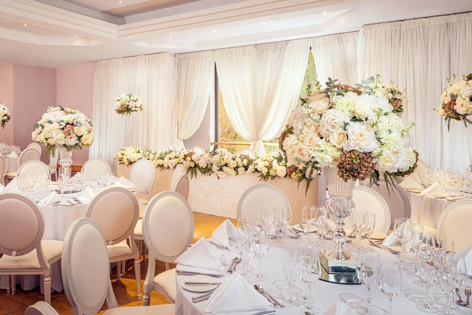 Bright reception setting