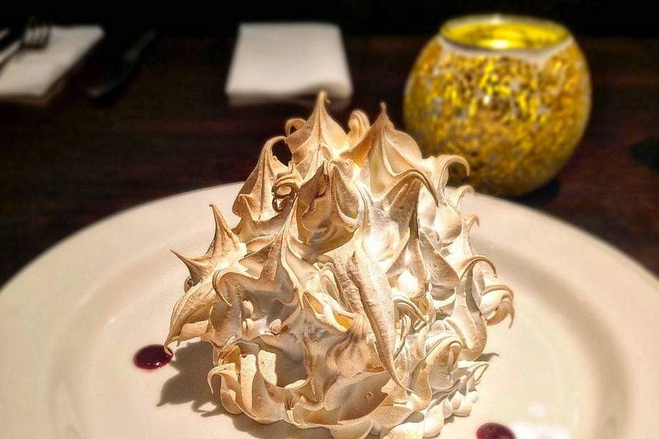 Meringue dessert