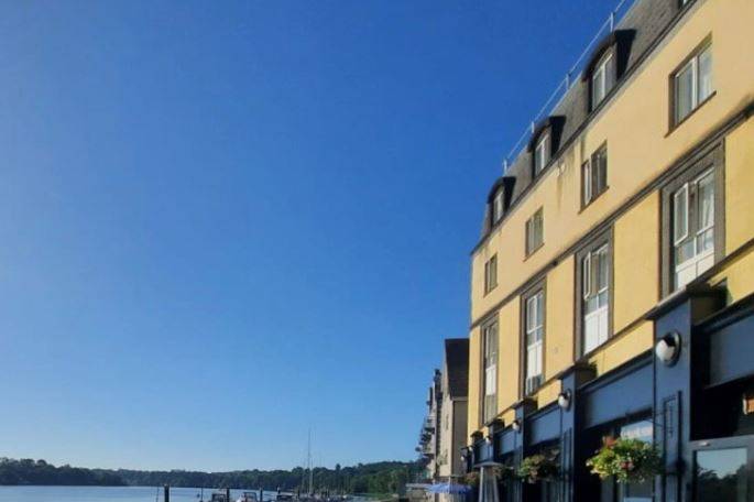 Waterford Marina Hotel