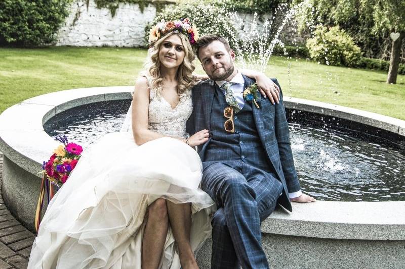 Bride & Groom at fountain