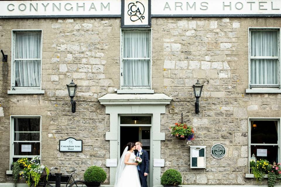 Bride & Groom outside