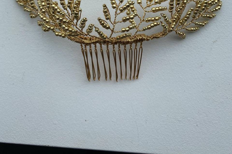 Gold hair comb